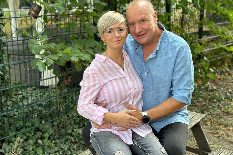 Katharina Kahmann (32) und Mike Blümer (57) erwarten das erste gemeinsame Kind.