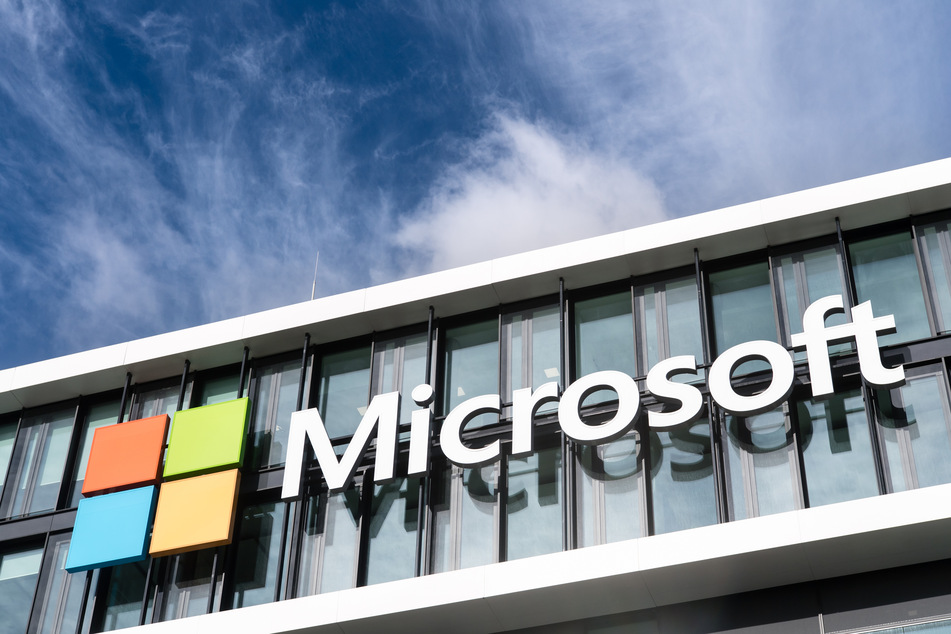 Software-Konzern Microsoft kommt der Nachfrage seiner Kunden an Cloud-Kapazitäten nach.