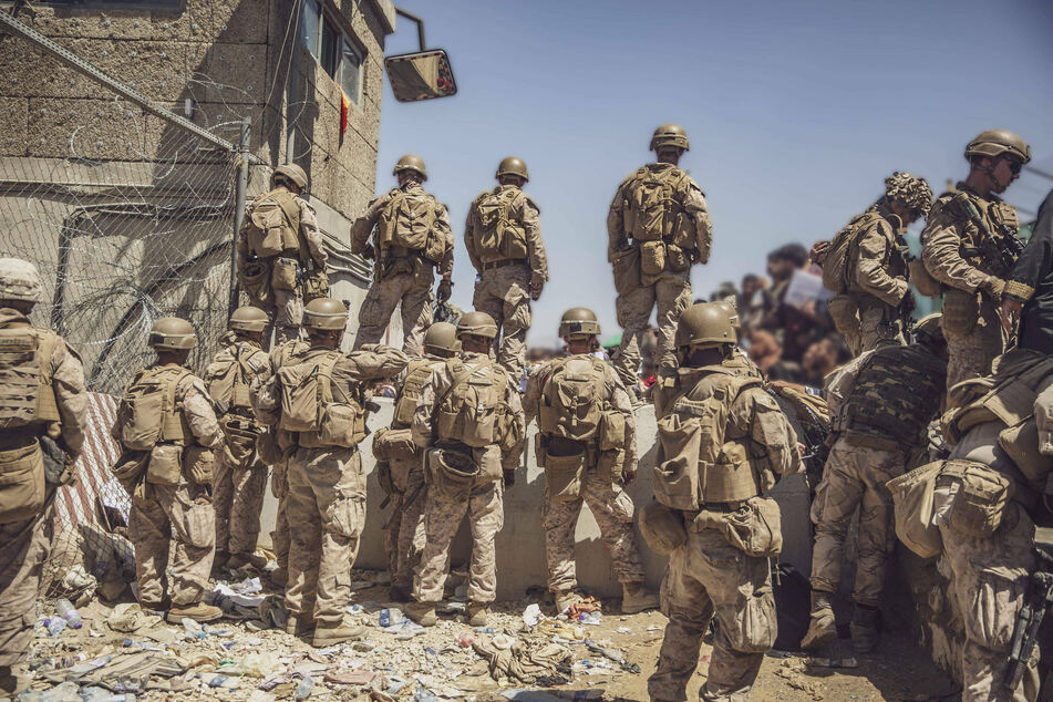 Last US troops leave Afghanistan after 20 years, ending evacuations