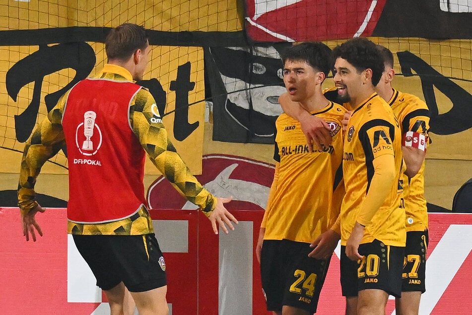 Patrice Covic (19) bejubelt seinen Treffer zum 1:0.