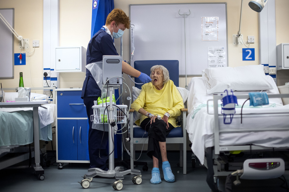 Die Ständige Impfkommission empfiehlt, dass Alten- und Pflegeheimbewohner und Menschen über 80 Jahre zuerst gegen das Coronavirus geimpft werden sollen.