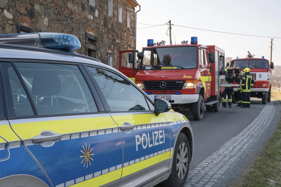 Polizei, Feuerwehr und Rettungsdienst rückten am Vormittag in Ruppersdorf an.