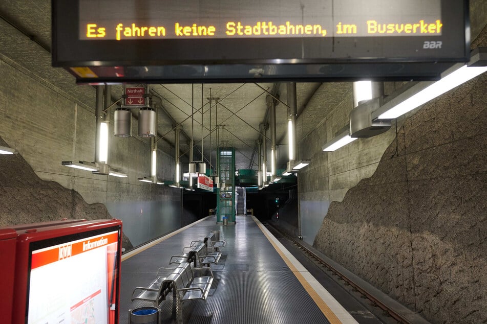 Am Freitag warten KVB-Kunden vergeblich auf die Bahn: Es wird ganztägig gestreikt. (Archivbild)