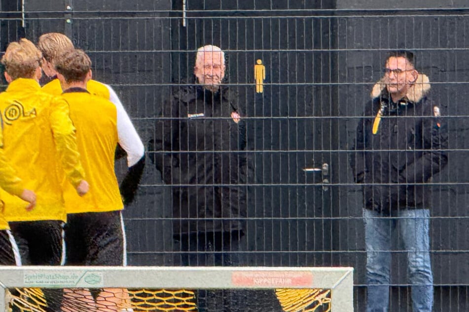 Zum ersten Mal nach seiner Wahl in den Aufsichtsrat schaute Ex-Geschäftsführer Michael Born (58, rechts) beim Training vorbei.