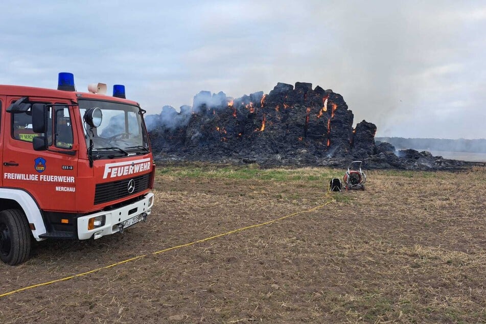 Auch am Sonntag war die Feuerwehr noch im Einsatz vor Ort.