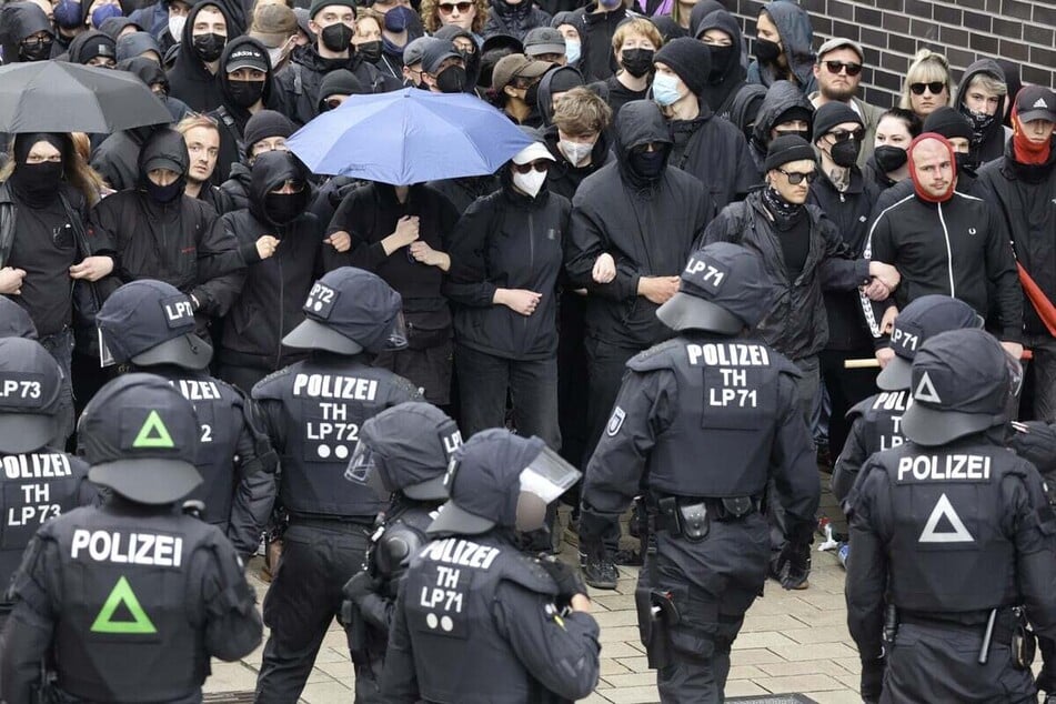 Am 1. Mai gingen in Gera jeweils Hunderte aus dem linken und dem rechten Spektrum auf die Straße. (Archivbild)