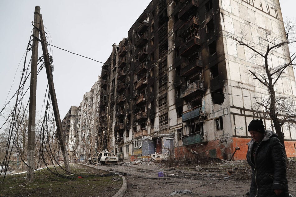 Ukraine war: Zelensky expects Russian attacks in Ukraine's east to intensify