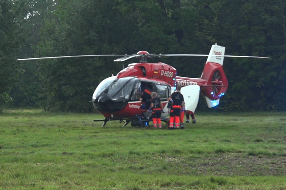 Die zwei Mädchen mussten mit einem Rettungshubschrauber ins Krankenhaus geflogen werden. (Symbolfoto)