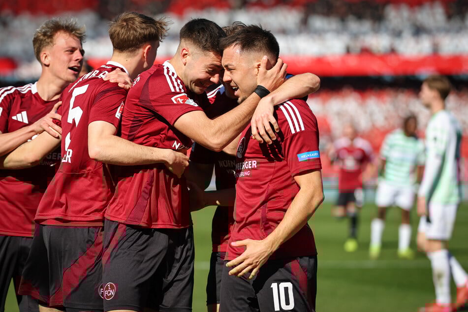 In Nürnberg feiert man Derby-Tore gegen Greuther Fürth besonders ausgiebig.