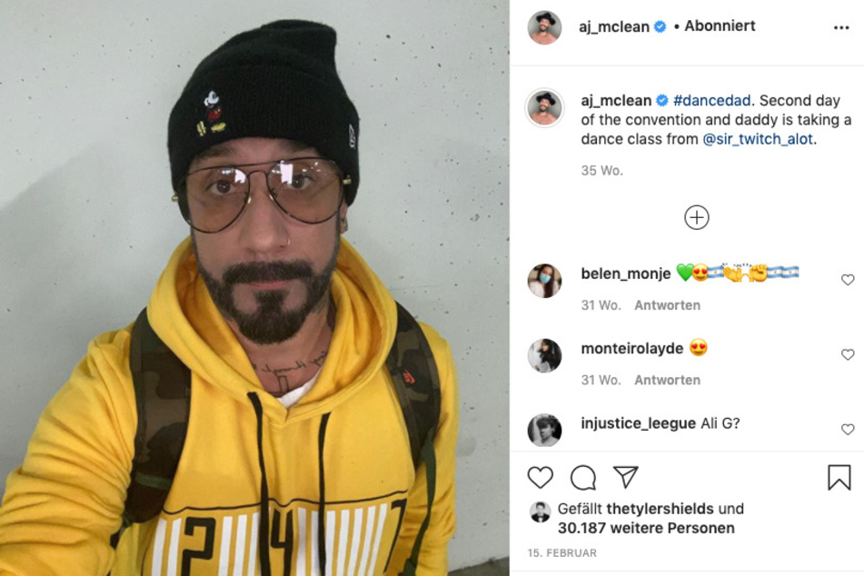 AJ McLean hat schon so einiges getragen. Kleider gehören hin und wieder auch dazu.