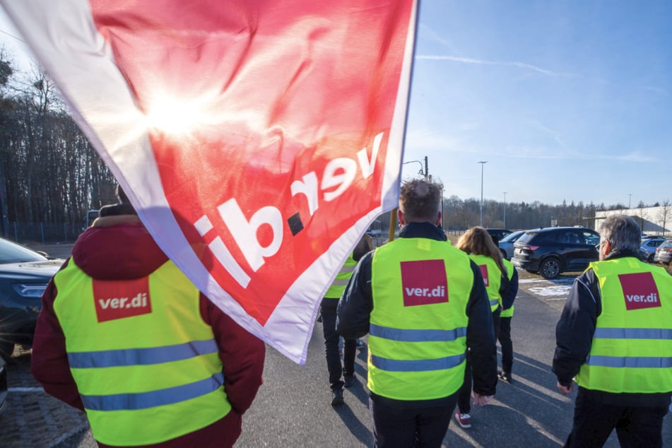 Die Verkehrsbetriebe in Niedersachsen und Bremen werden bestreikt. (Symbolbild)