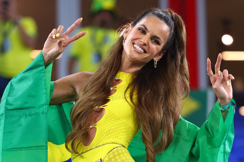 Das brasilianische Model Izabel Goulart (38) ist die Verlobte von Eintracht-Frankfurt-Keeper Kevin Trapp (32) und glühender Karnevalsfan.