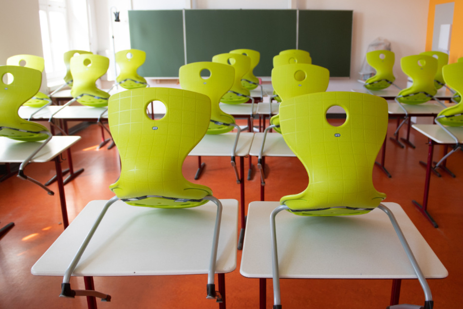 Werden die Schulferien bis zum 10. Januar 2020 verlängert, falls die Infektionszahlen nicht zurückgehen?