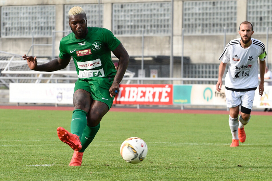 In der Schweiz bewies Djibril Cissé (41, l.) auch im gehobenen Fußballer-Alter noch seine Treffsicherheit.