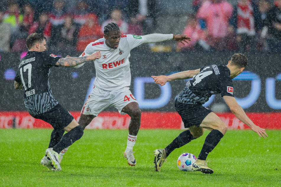 Im strömenden Regen trennten sich Köln und Freiburg torlos.