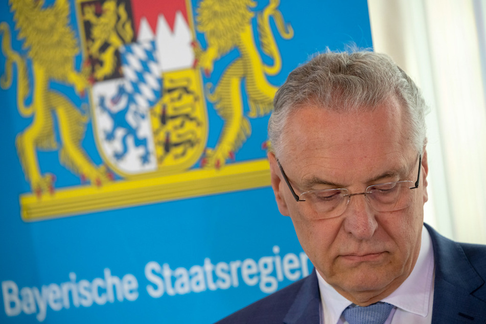 Joachim Herrmann (63, CSU), Innenminister von Bayern, hat auf der Konferenz mit seinen Kollegen einiges zu klären.