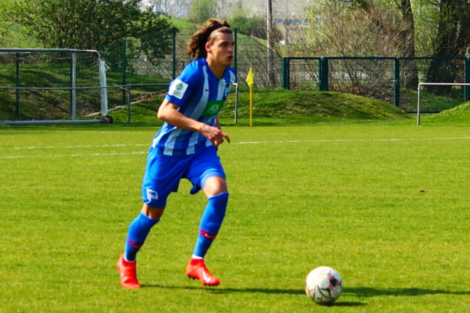 Der talentierte Innenverteidiger Omar Rekik (19) kam in der Bundesliga noch zu keinem Einsatz für Hertha BSC. Wechselt er jetzt zum FC Arsenal?