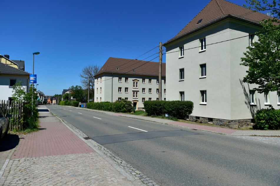 Die Bluttat fand in der Oberwürschnitzer Straße im erzgebirgischen Oelsnitz statt.