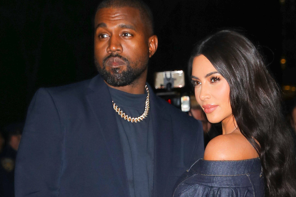 Kanye West (l) is reportedly giving his estranged wife, Kim Kardashian (l) advice for her Saturday Night Live hosting debut.