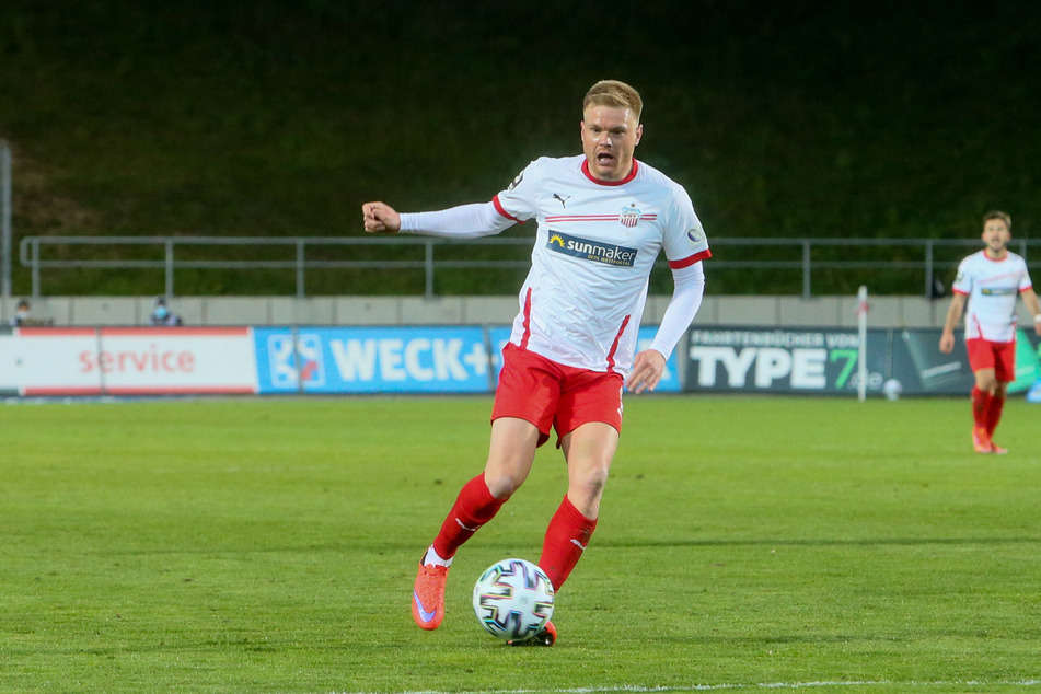 Spitze! Bereits nach gut drei Minuten traf FSV-Stürmer Lars Lokotsch zum 1:0 und brachte die Schwäne damit in Führung.