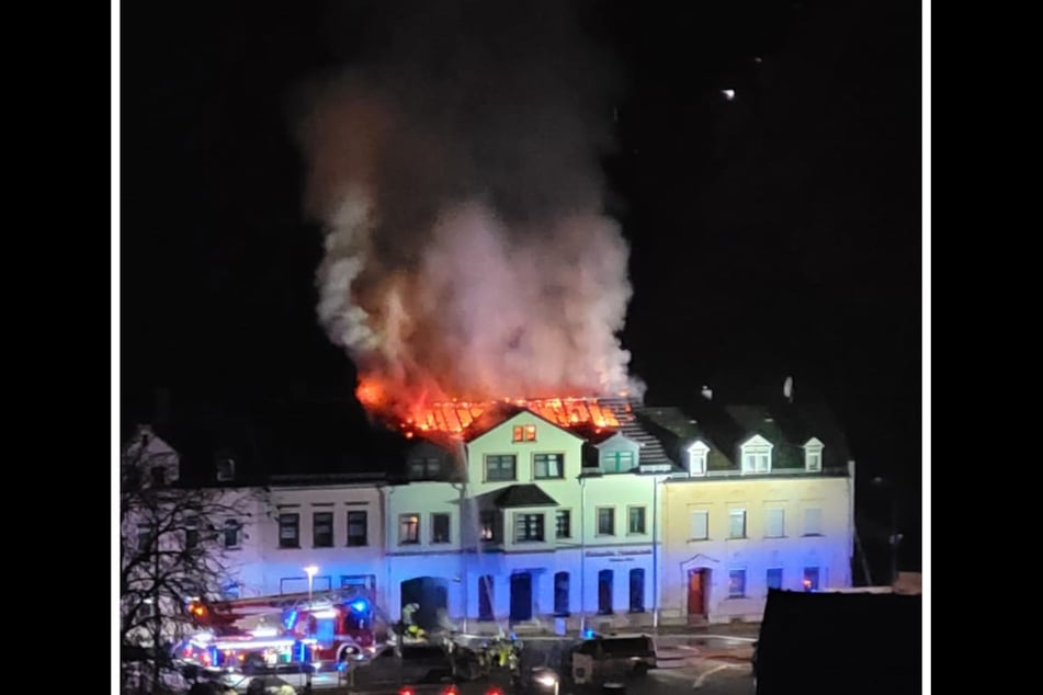 Samstagnacht stand das Haus in Flammen.