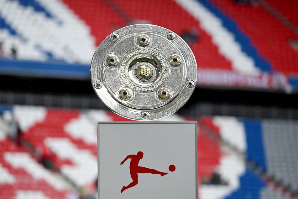 Das Objekt der Begierde: Im Anschluss der heutigen Partie gegen den 1. FC Köln bekommen die Bayern ihre 35. Meisterschale überreicht.