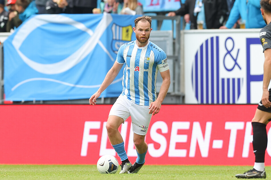 CFC-Kapitän Tobias Müller (30) und seine Himmelblauen starten am 17. Juni in die Saisonvorbereitung.