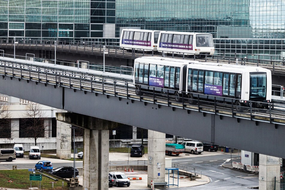 Frankfurt: Flughafen Frankfurt: Wie kommt man ohne Auto zum neuen Terminal 3?