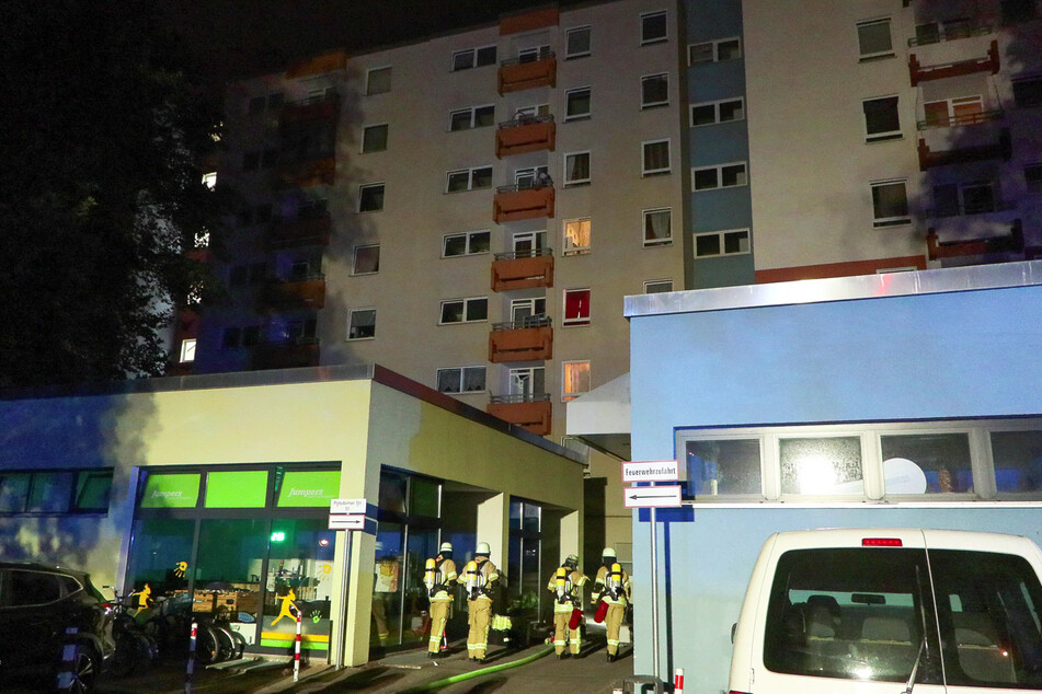 Kellerbrand in Düsseldorfer Mehrfamilienhaus: Drei Verletzte