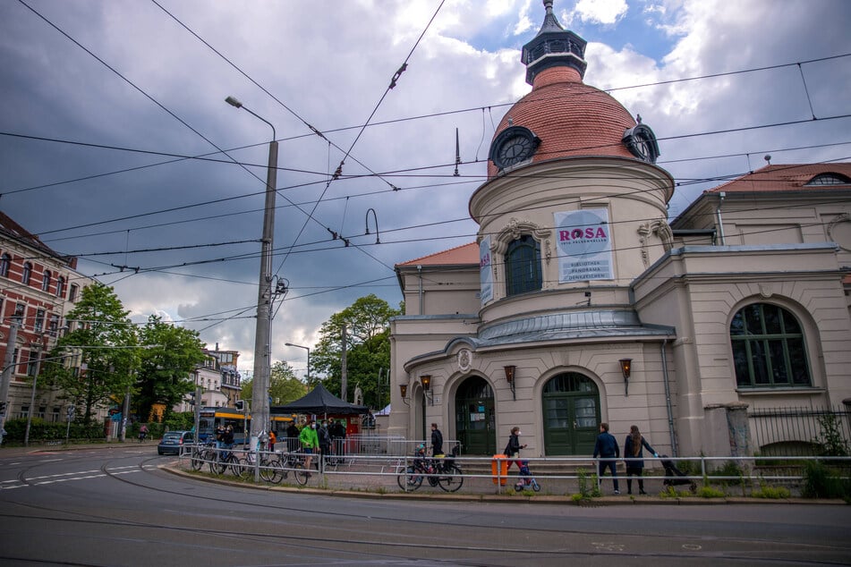 Der Leipziger Felsenkeller wurde am Sonntag Schauplatz gewalttätiger Angriffe. (Archivbild)