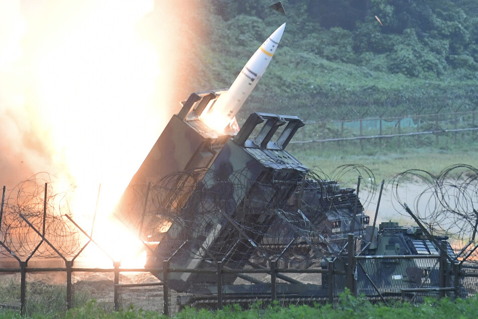 Mit Gerätschaften wie dieser Artillerie-Kurzstreckenrakete vom Typ ATACMS griff die Ukraine russische Ziele auf der Halbinsel Krim an.