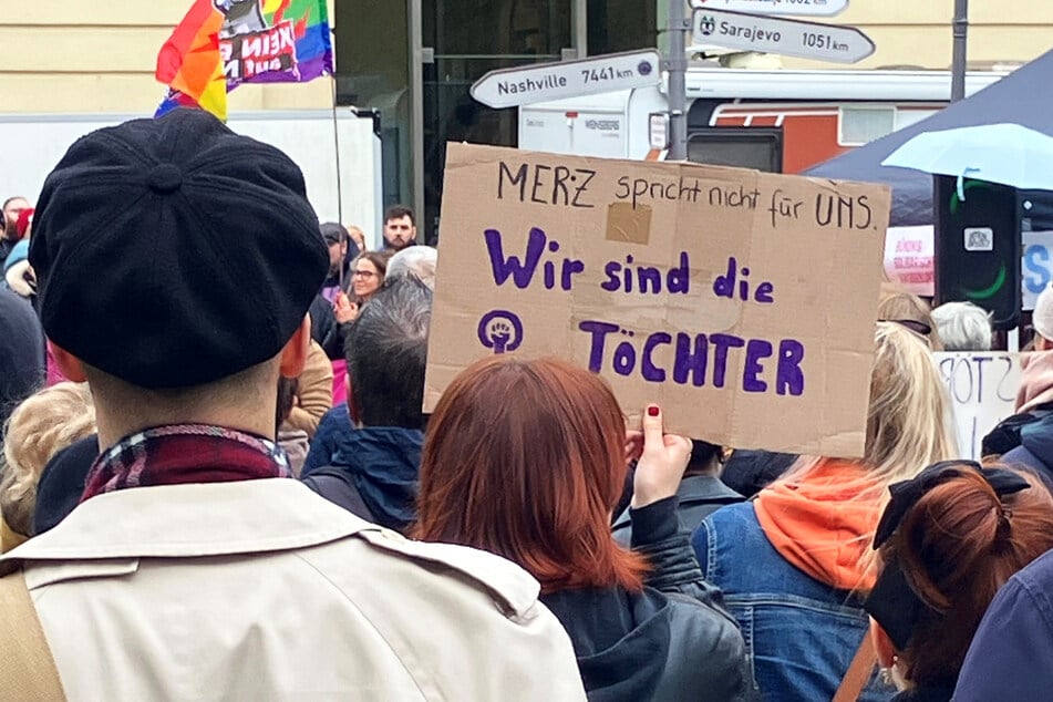 Nach Merz' "Stadtbild"-Äußerung: Hunderte bei Demo in Magdeburg