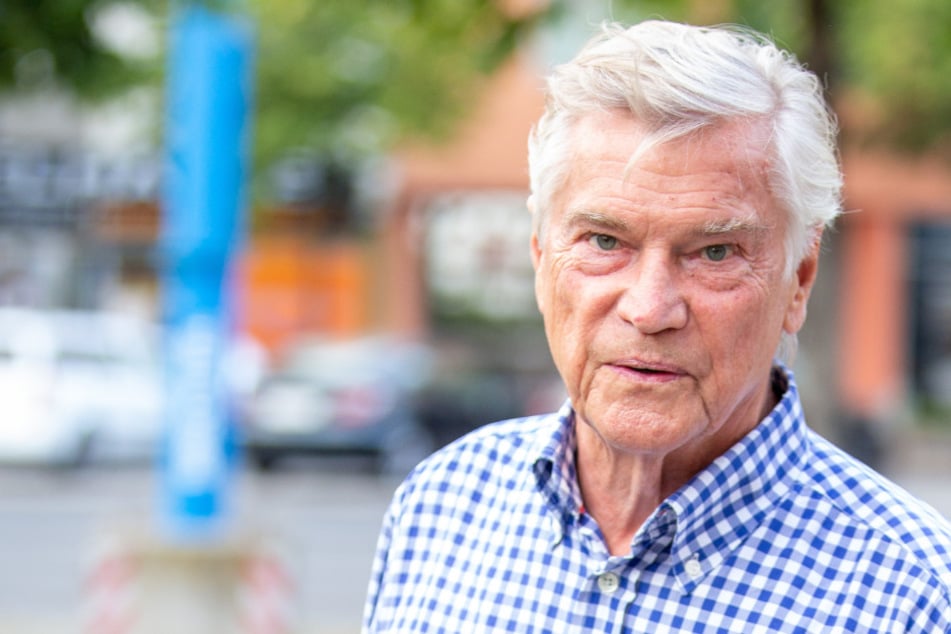 Wegen gesundheitlicher Probleme: TV-Star Jochen Busse zieht ins Seniorenheim