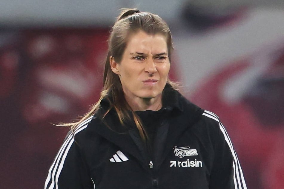 Marie-Louise Eta (34) hatte bislang keinen guten Start als erste Cheftrainerin in der Bundesliga.