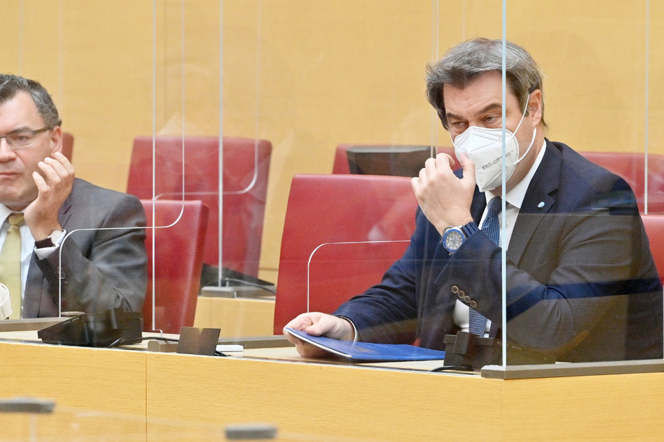 Als Konsequenz aus der Maskenaffäre in der CSU wollen die Regierungsfraktionen das Abgeordnetengesetz des Landtags verschärfen.