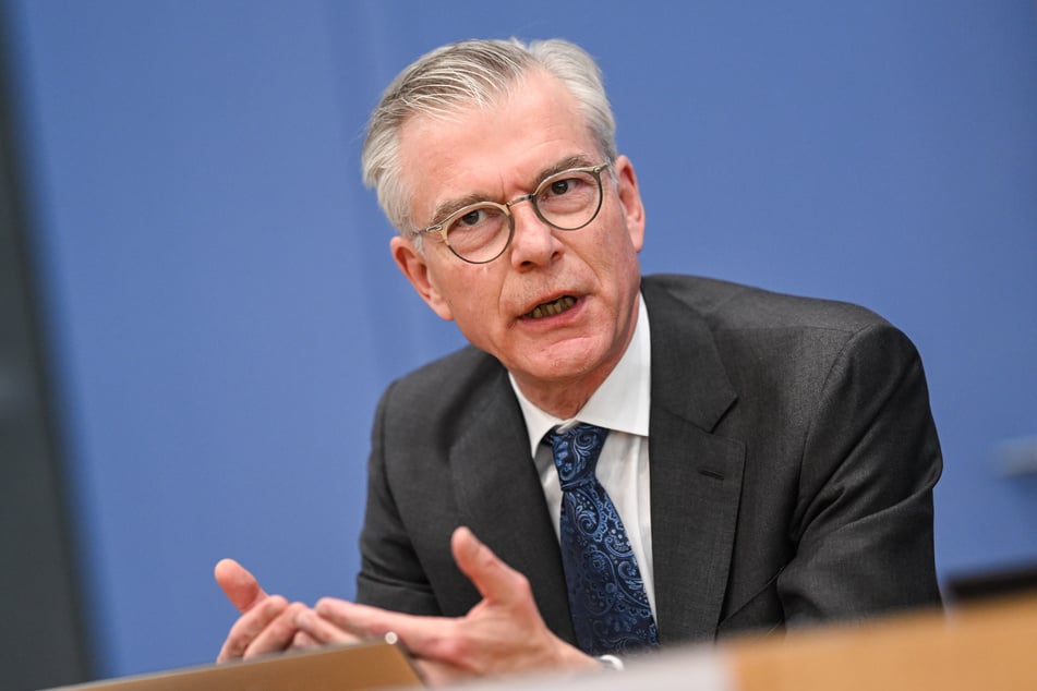 Der Wirtschaftsweise Martin Werding spricht sich für eine Abschaffung der Witwenrente aus.