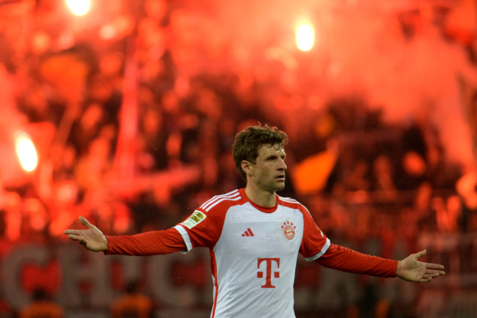 Thomas Müller (34) ist fassungslos über die Leistung des FC Bayern München gegen Leverkusen.