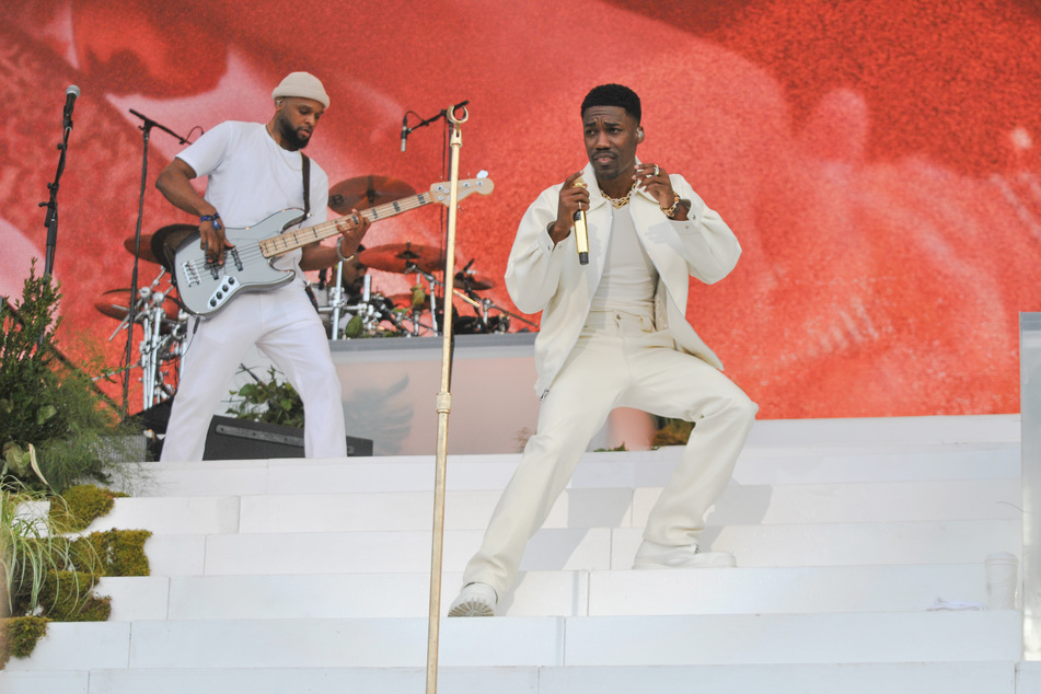 Giveon performs during Day 4 at Governors Ball Music Festival in Queens, New York on Sunday, June 11, 2023.