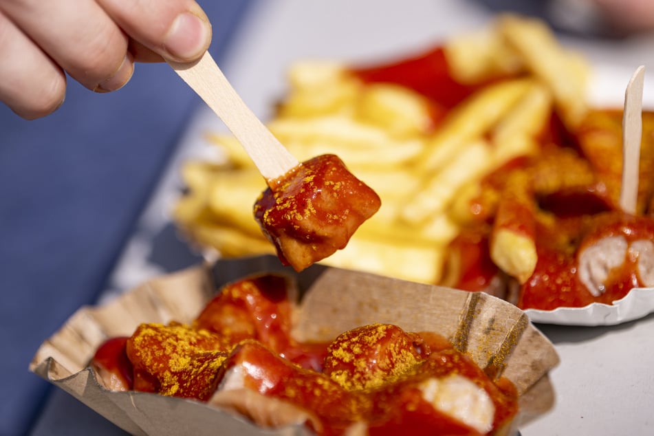 Mit seiner Currywurst will Stephan in Portugal durchstarten. (Symbolbild)