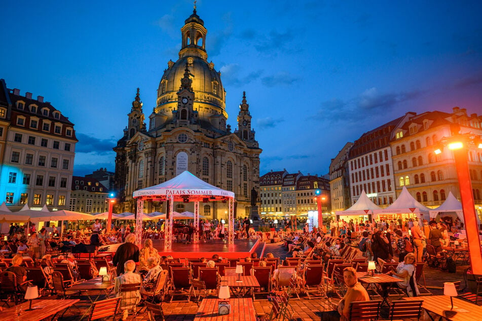 Der "Palais Sommer" belebte die Abende auf dem Neumarkt.