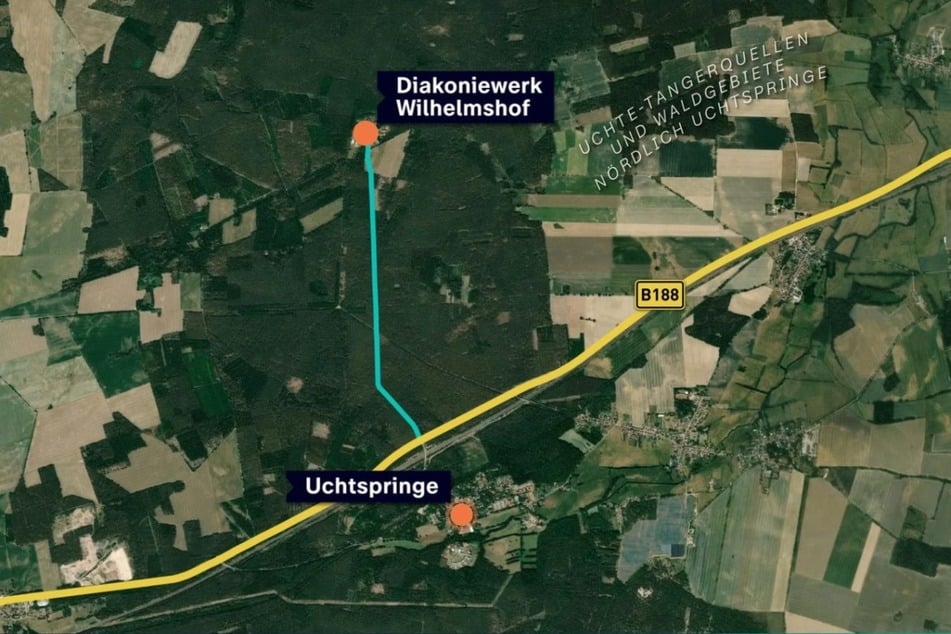Der Wilhelmshof liegt inmitten eines großen Waldes in der Nähe der B188.