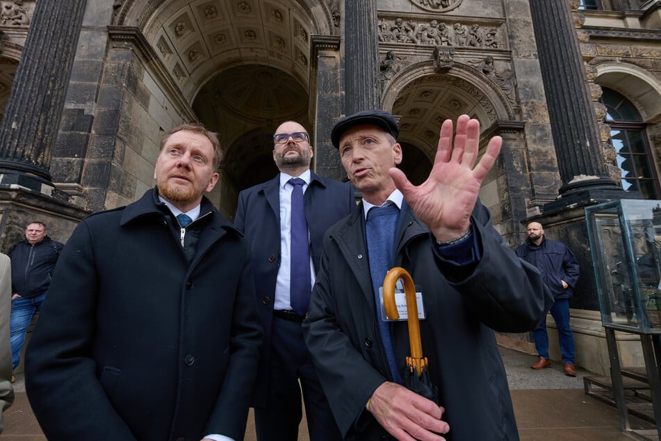 Anlässlich der Wiedereröffnung waren auch MP Michael Kretschmer (50, CDU, l.), Finanzminister Christian Piwarz (50, CDU, M.) und Jörg Scholich vom Staatsbetrieb Sächsisches Immobilien- und Baumanagement (SIB) vor Ort.