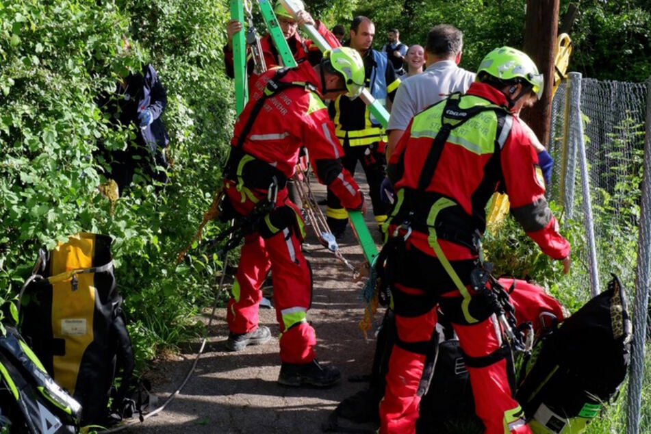 Nach mehreren Stunden konnte der Mann erfolgreich befreit werden.