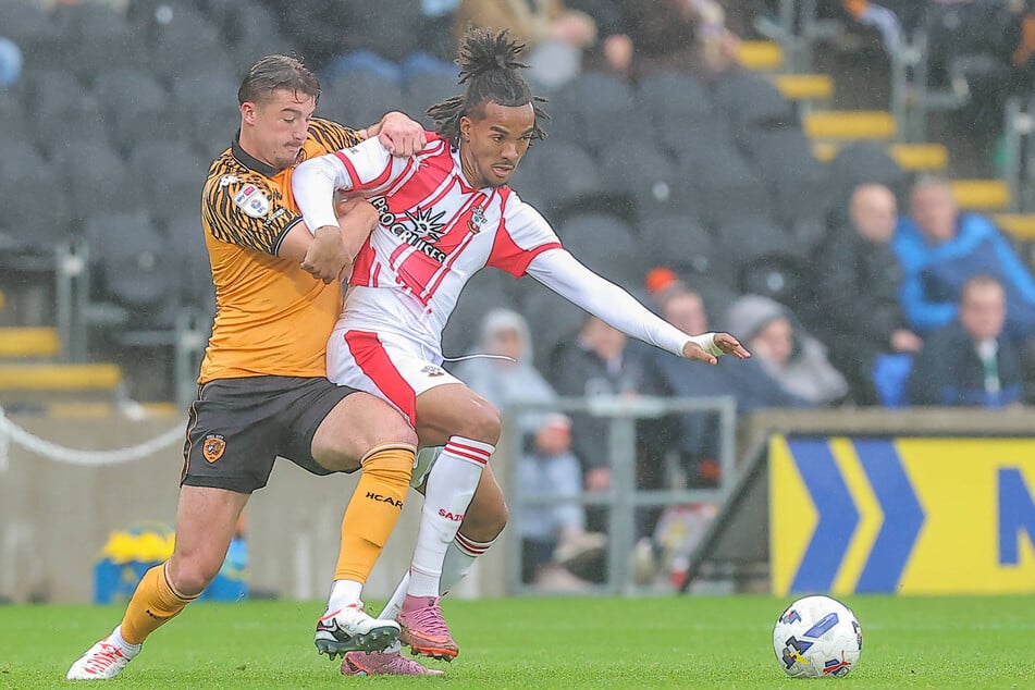 Der HSV soll Interesse am Ex-Kölner Damion Downs (21, r) vom FC Southampton haben.