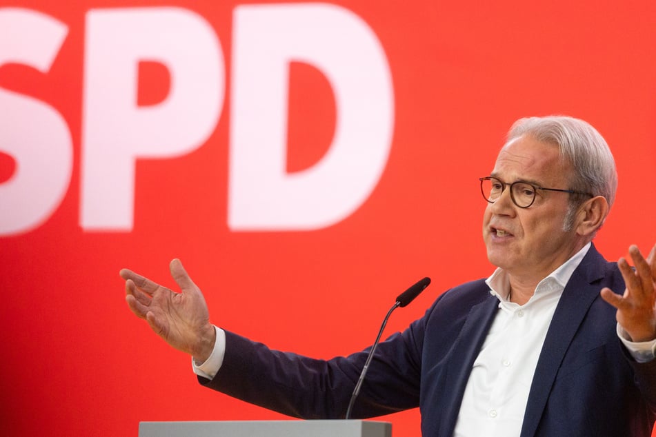 Regierungskrise in Thüringen: SPD hält an Koalition fest und schielt nach links