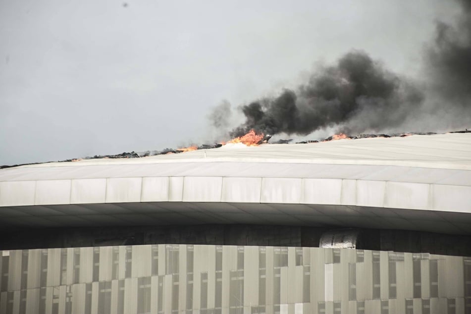 Das Dach brannte lichterloh.