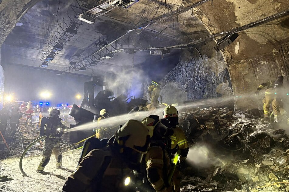 Auch Teile des Tunnels wurden schwer beschädigt.