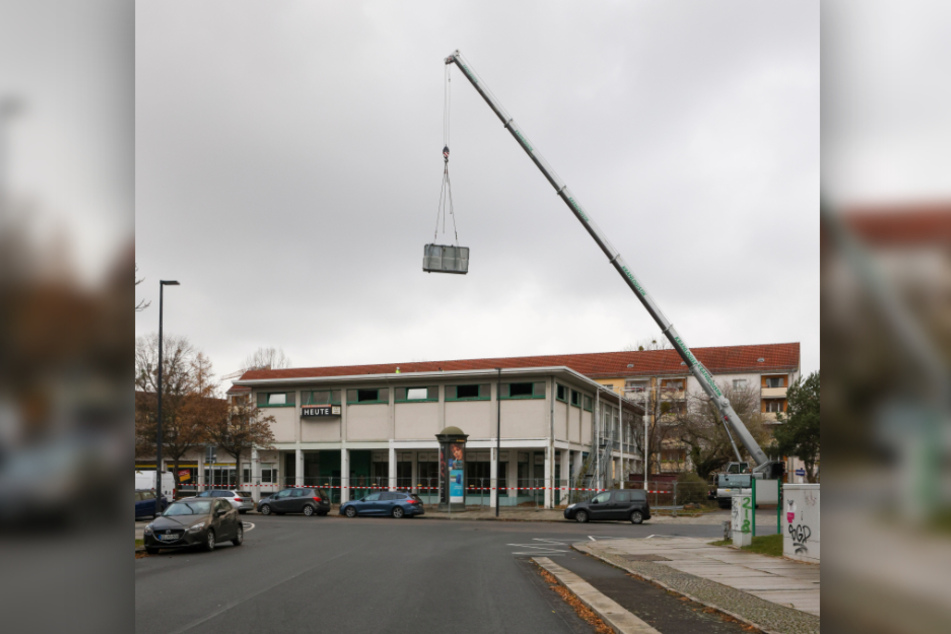 Jetzt geht es der alten Herkuleskeule auch von außen sichtbar an den Kragen.