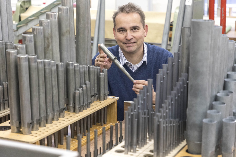 Ralf Jehmlich (51) leitet in der sechsten Generation seine Orgelmanufaktur. Ein Chef, der auch gerne mal mit auf Montage fährt.