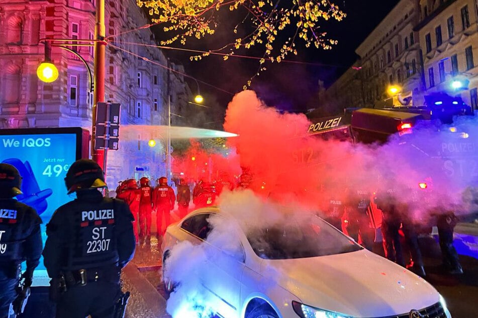 Randale nach FCM-Aufstieg: Polizei räumt Hasselbachplatz